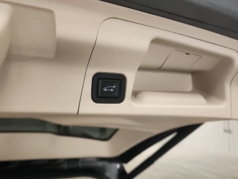 Used 2020 GMC Acadia Denali w/ Trailering Package image 18