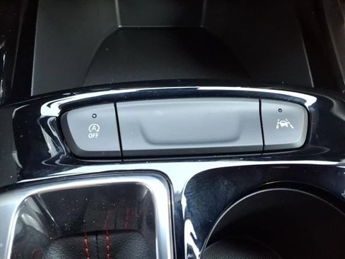 Used 2025 Chevrolet Trax RS w/ Driver Confidence Package image 18