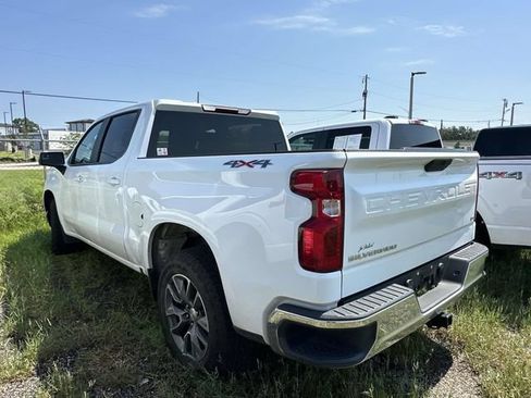 Used 2022 Chevrolet Silverado 1500 LT AWD/4WD image 14