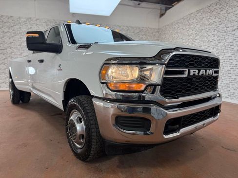Used 2023 RAM 3500 Tradesman image 9