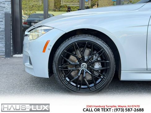 Used 2017 BMW 340i xDrive Sedan w/ Premium Package Enhanced AWD/4WD image 10