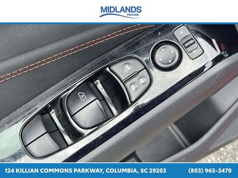 Used 2023 Nissan Altima 2.5 SR AWD/4WD image 17