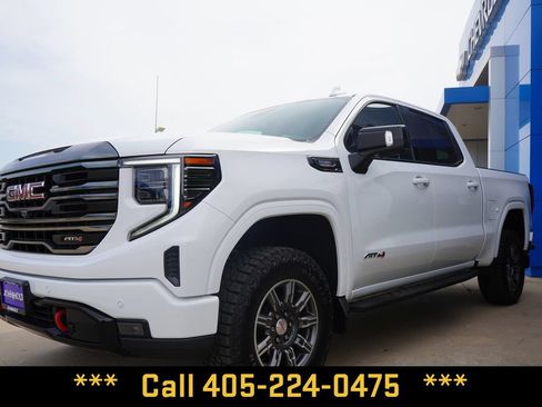 Used 2024 GMC Sierra 1500 AT4 w/ Technology Package AWD/4WD image 4