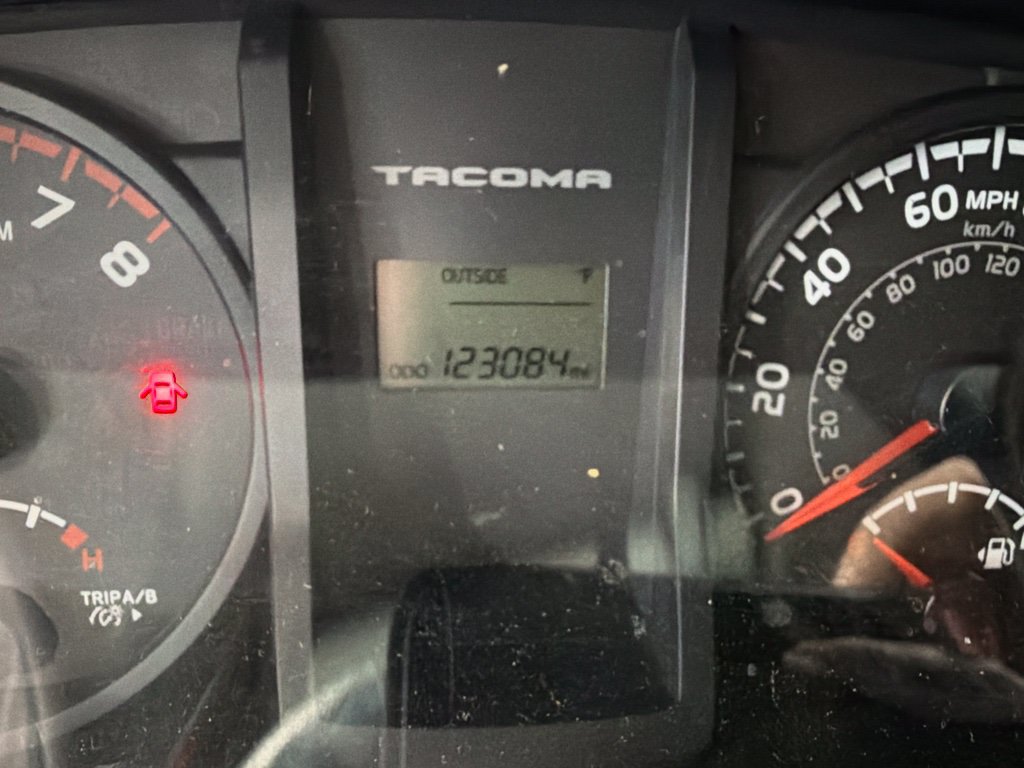 Used 2016 Toyota Tacoma SR w/ SR Convenience Package RWD image 15