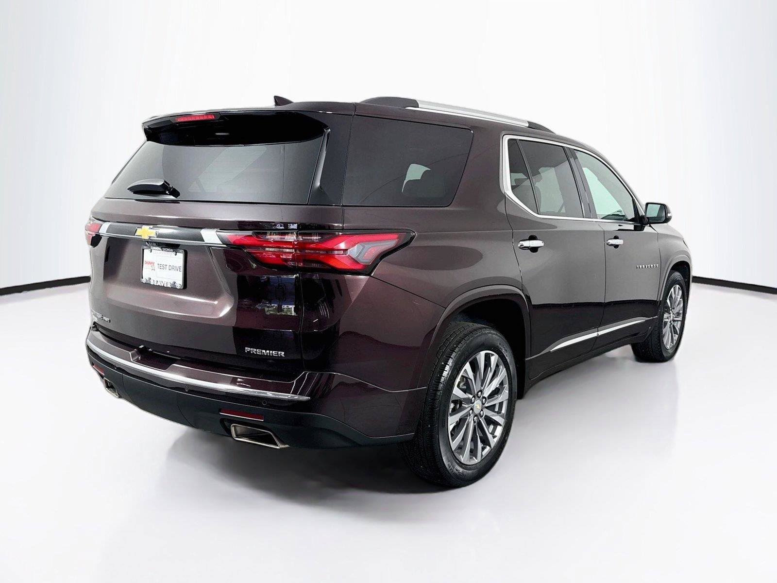 Used 2022 Chevrolet Traverse Premier AWD/4WD image 2