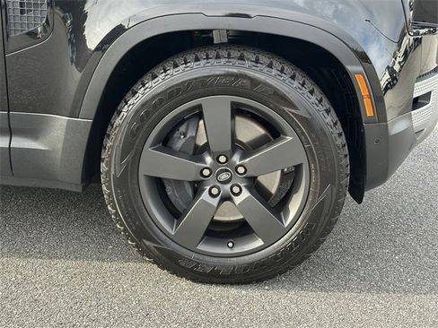 Used 2024 Land Rover Defender 130 S image 13