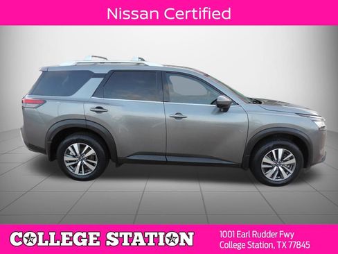 Certified 2024 Nissan Pathfinder SL w/ Cargo Package FWD image 2