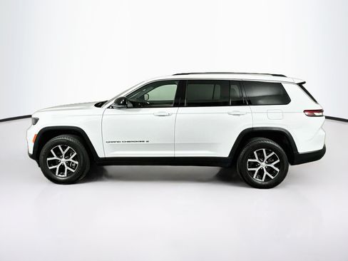 Used 2023 Jeep Grand Cherokee L Limited AWD/4WD image 4