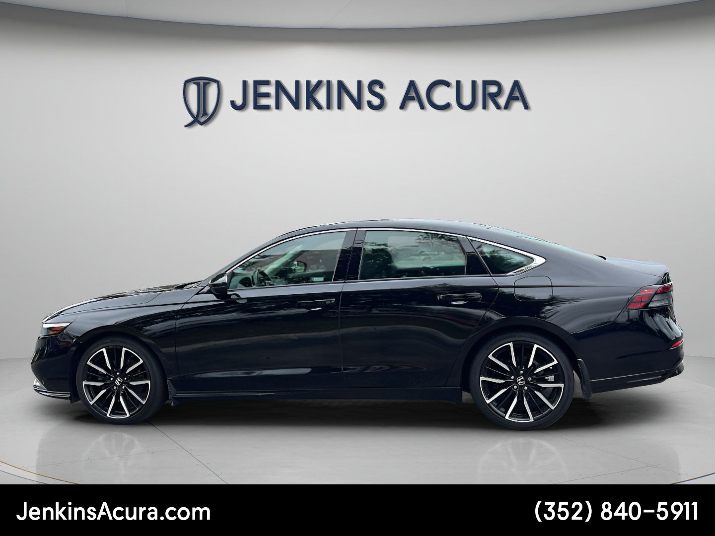 Used 2023 Honda Accord Touring image 6