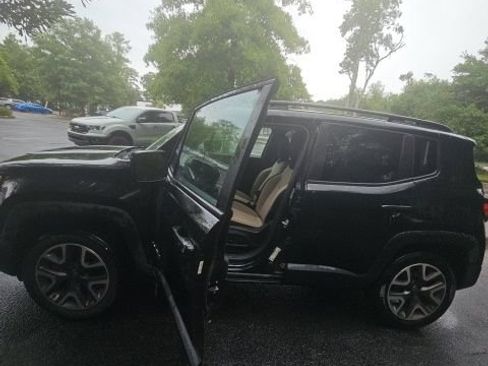 Used 2015 Jeep Renegade Latitude w/ Popular Equipment Group AWD/4WD image 13