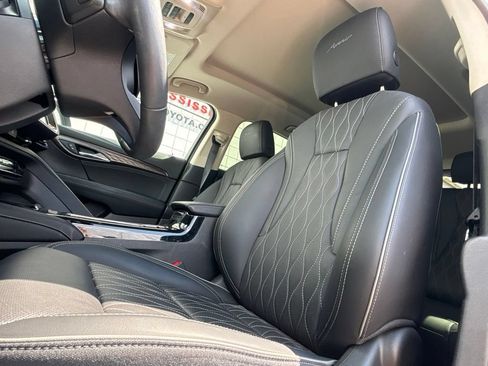 Used 2023 Buick Envision Avenir FWD image 11