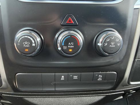 Used 2019 RAM 1500 Warlock AWD/4WD image 10