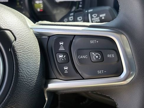 Used 2025 Jeep Wrangler Unlimited Sahara AWD/4WD image 14