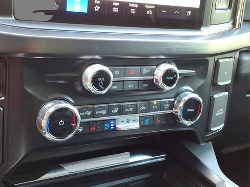 Used 2025 Ford F250 Lariat w/ Black Appearance Package AWD/4WD image 7