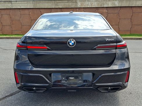 Used 2023 BMW 760i xDrive AWD/4WD image 5