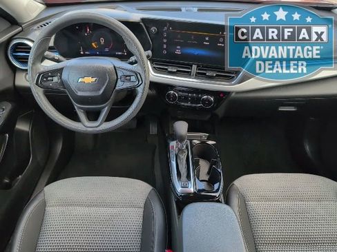 Certified 2025 Chevrolet Trax LT image 4