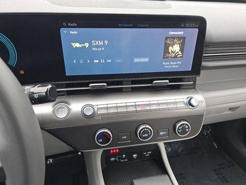 Used 2024 Hyundai Kona SE image 31