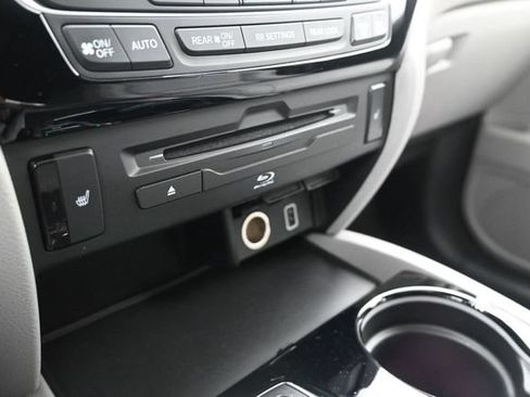 Used 2022 Honda Pilot Touring image 37