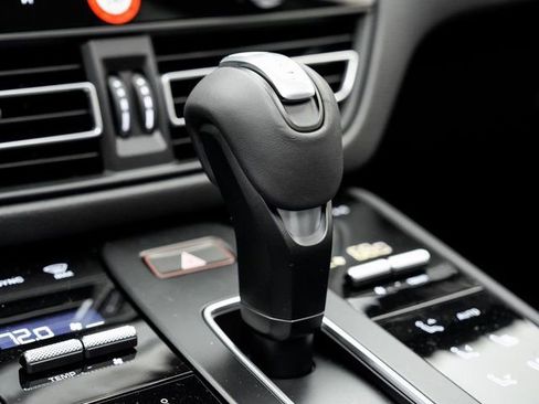 Used 2026 Porsche Macan Turbo image 23