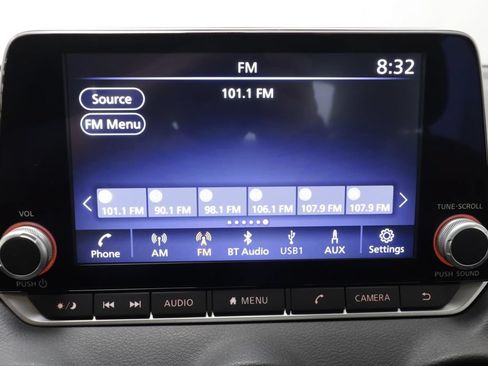 Used 2023 Nissan Sentra SV FWD image 9