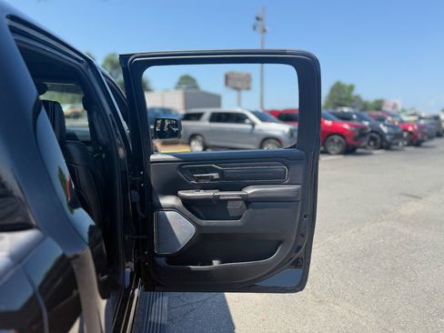 Used 2020 RAM 1500 Limited w/ Black Appearance Package AWD/4WD image 31