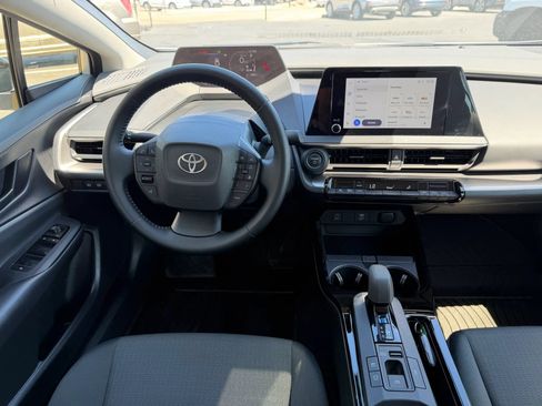 Used 2024 Toyota Prius LE FWD image 21