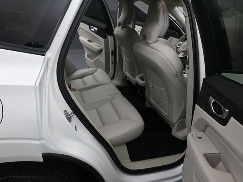 Used 2024 Volvo XC60 B5 Plus w/ Protection Package Premier AWD/4WD image 18