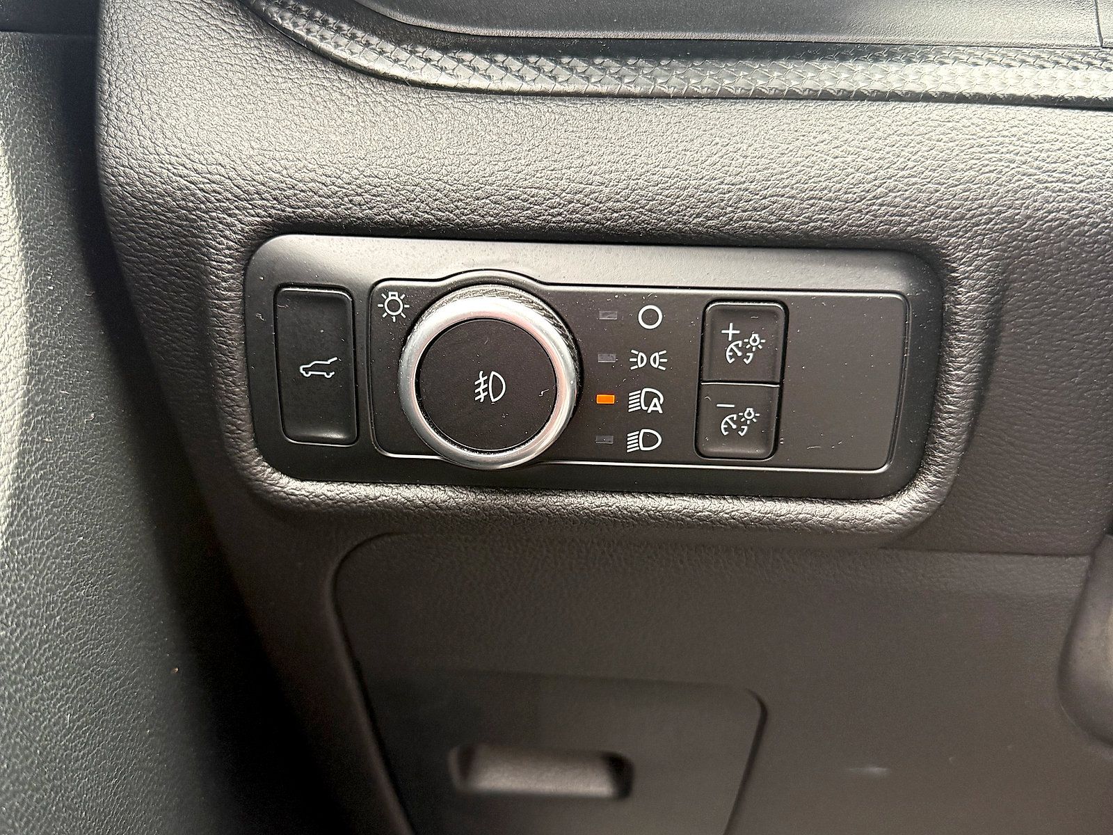 Used 2023 Ford Explorer ST w/ Equipment Group 401A AWD/4WD image 13