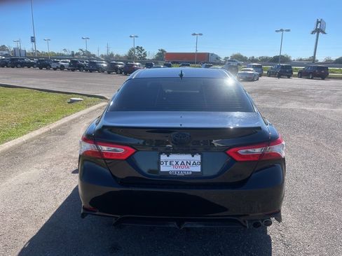 Used 2020 Toyota Camry SE image 6