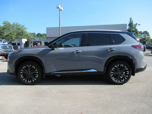 Used 2024 Nissan Rogue Platinum w/ Platinum Premium Package AWD/4WD image 4