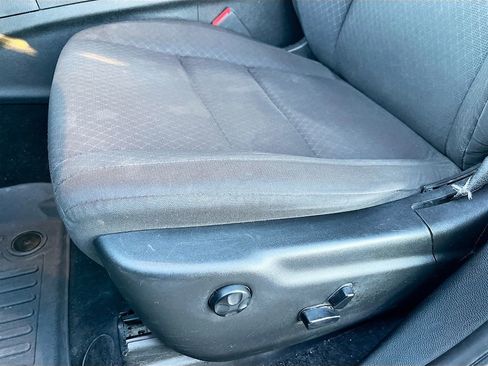 Used 2020 Jeep Grand Cherokee Laredo image 18