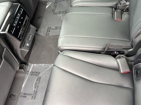 Used 2025 Acura MDX SH-AWD image 26