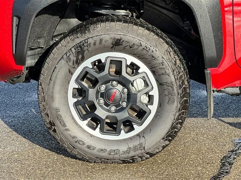 Used 2024 Toyota Tacoma TRD Off-Road image 28