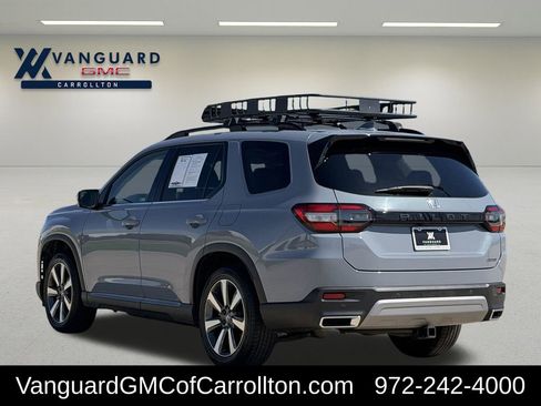 Used 2025 Honda Pilot Touring image 6