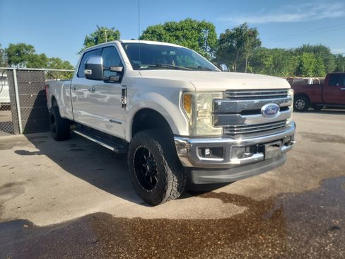 Used 2017 Ford F250 Lariat w/ Chrome Package AWD/4WD image 2