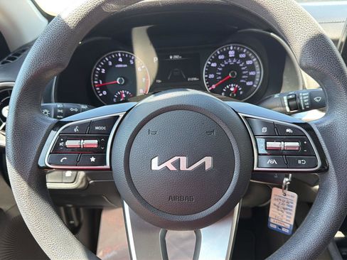Used 2023 Kia Forte LXS FWD image 17