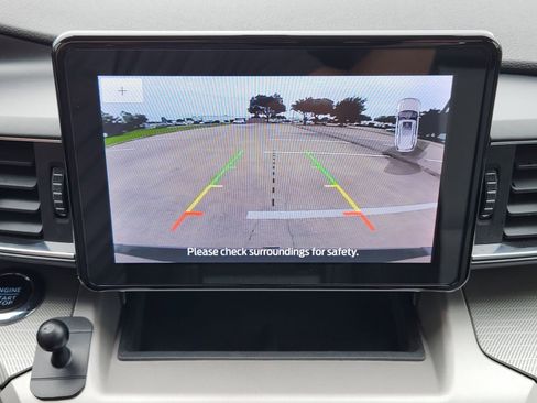 Used 2024 Ford Explorer XLT w/ Equipment Group 202A RWD image 27