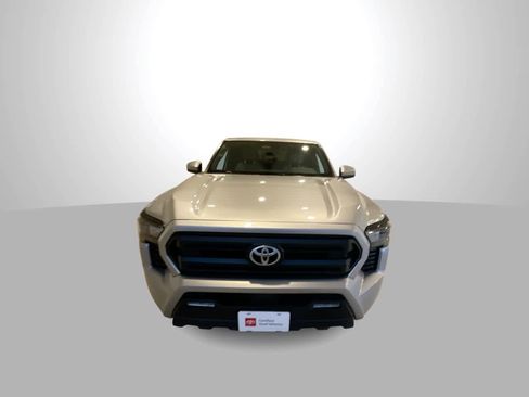 Certified 2024 Toyota Tacoma SR5 image 3