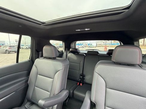 Used 2025 Chevrolet Traverse Z71 w/ Driver Confidence Package image 17