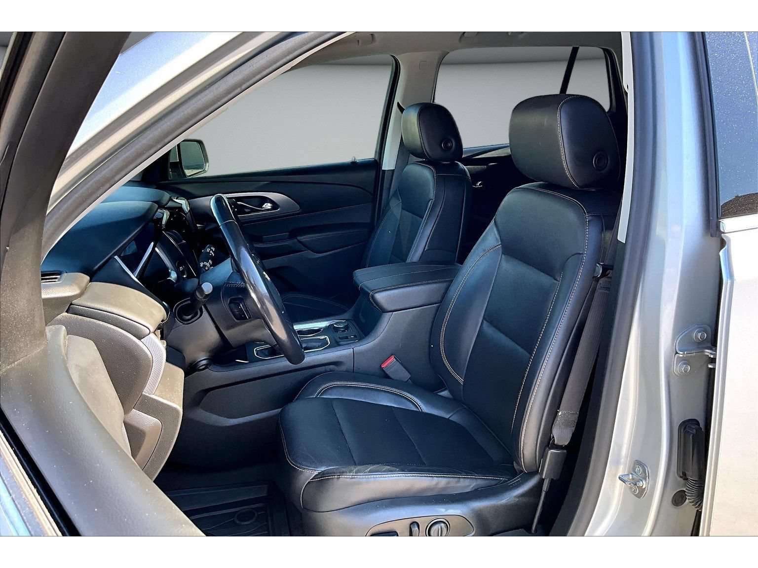 Used 2021 Chevrolet Traverse Premier AWD/4WD image 34