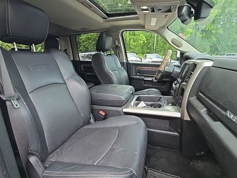 Used 2017 RAM 1500 Laramie AWD/4WD image 16