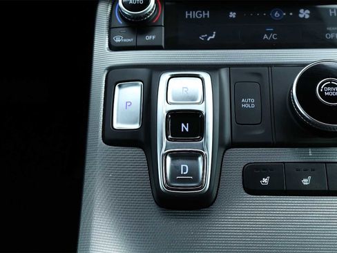 Used 2024 Hyundai Palisade Calligraphy image 17