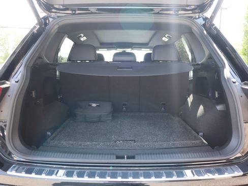 Used 2022 Volkswagen Tiguan SEL R-Line AWD/4WD image 37