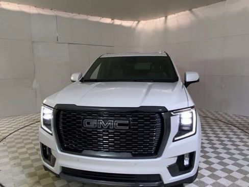 Used 2023 GMC Yukon Denali Ultimate AWD/4WD image 6