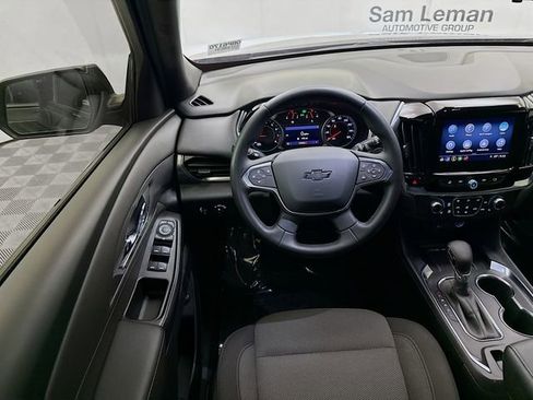 Used 2023 Chevrolet Traverse LT image 24