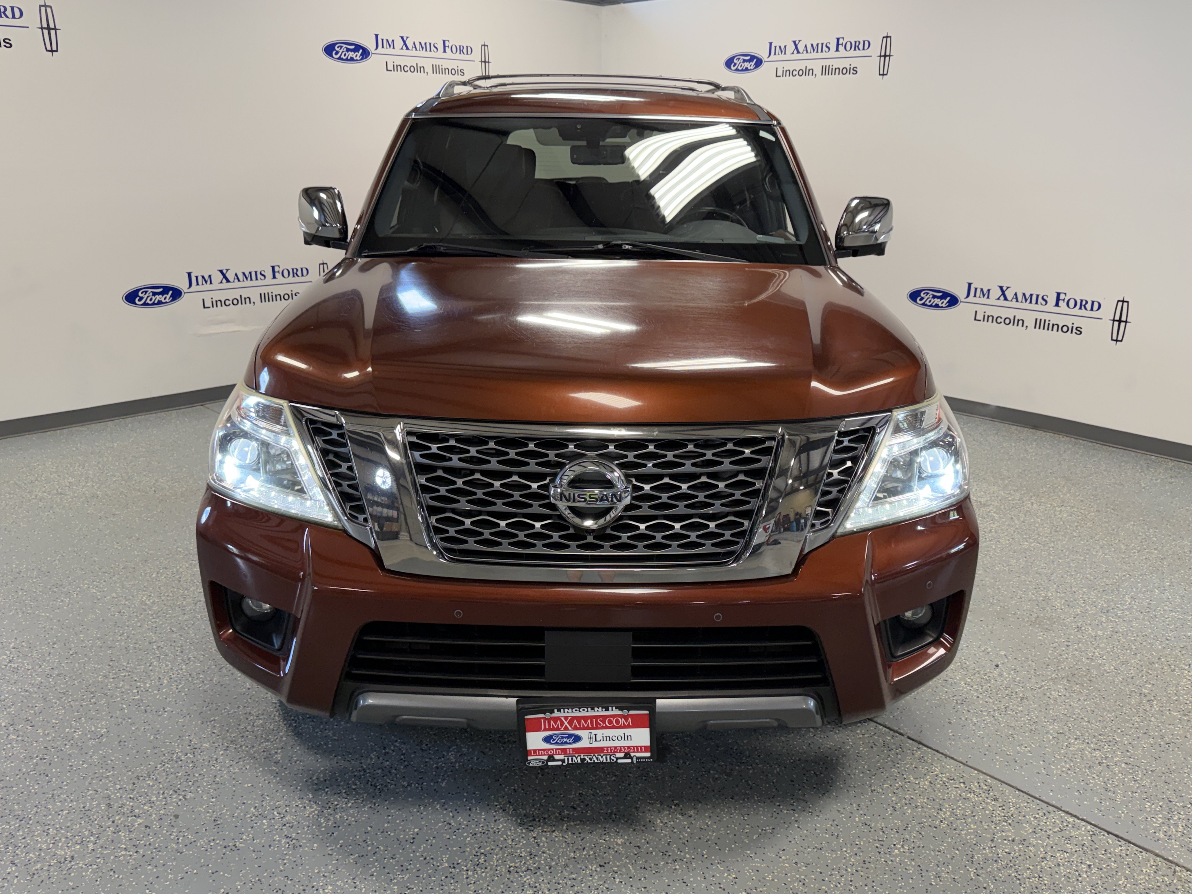 Used 2018 Nissan Armada Platinum w/ Captain Seat Package RWD image 2