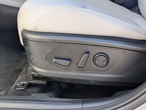 Used 2025 Hyundai Tucson SEL FWD image 21