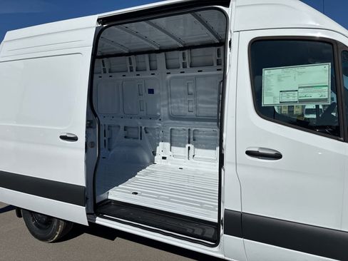 New 2025 Mercedes-Benz Sprinter 2500 image 17