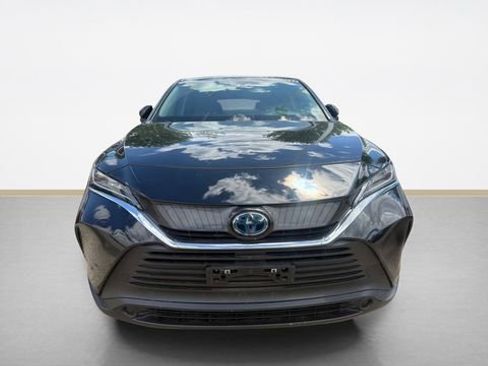 Used 2021 Toyota Venza LE AWD/4WD image 2