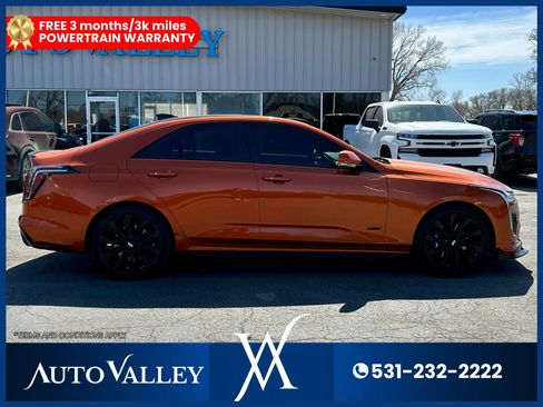 Used 2022 Cadillac CT4 V w/ Technology Package image 8